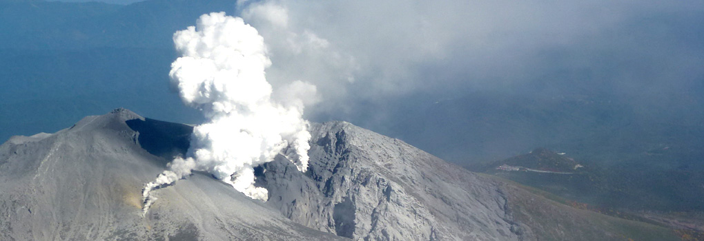 観測をつづけて５０年。/観測技術開発のフロンティア“地震火山研究センター”